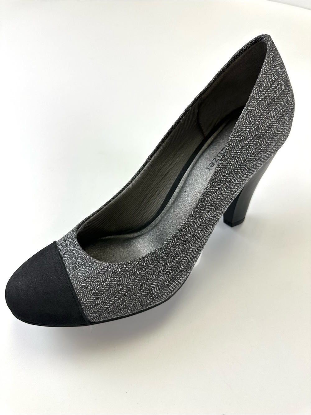 Naturalizer Grey Herringbone Black Cap Toe Pumps Heels Size 8.5 NWOT Classic